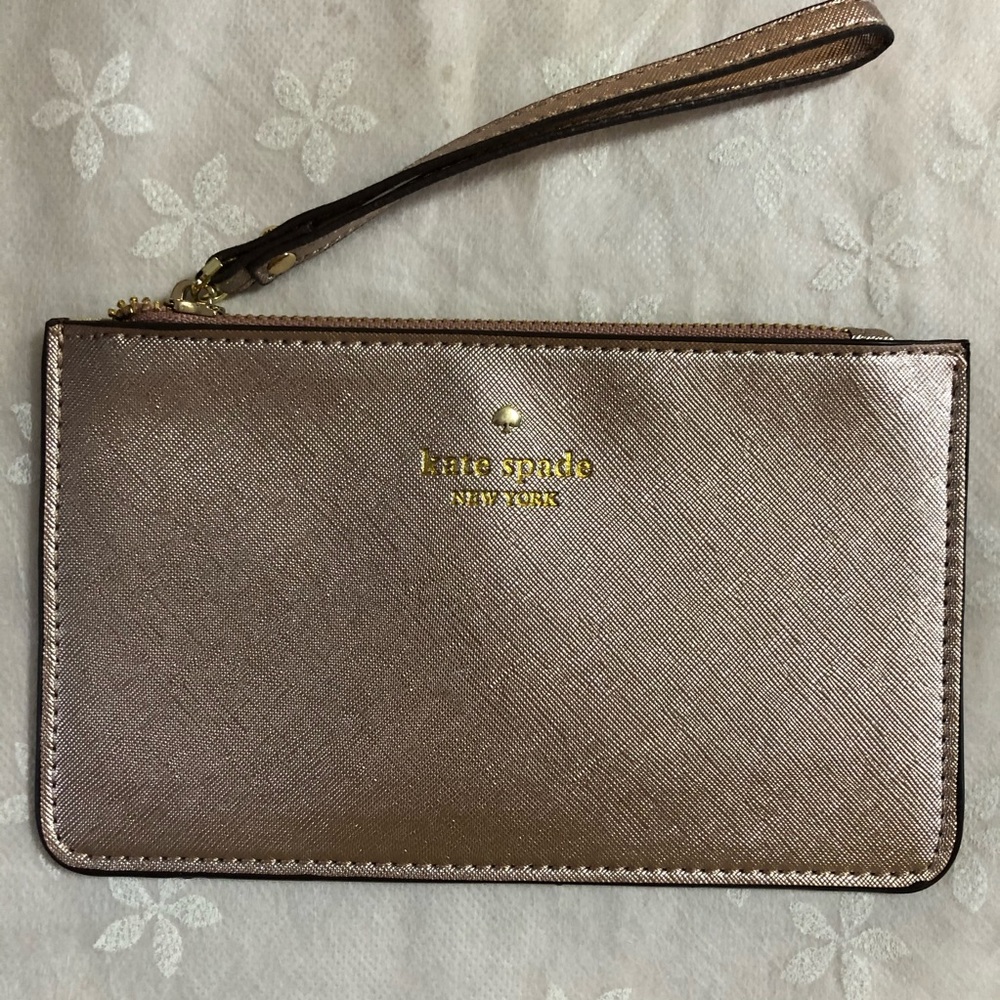 Kate Spade Metallic Rose Gold Wristlet 💗♠️